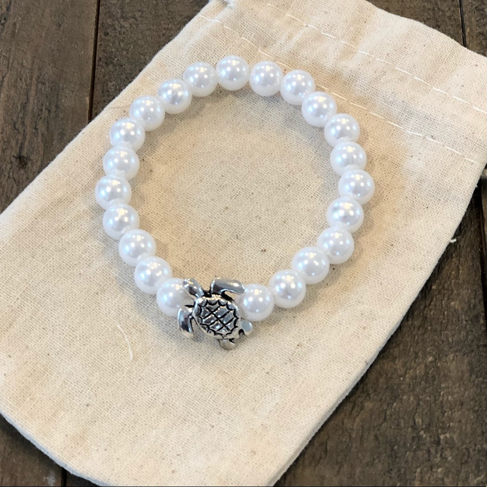 Stretch pearl beaded bracelet